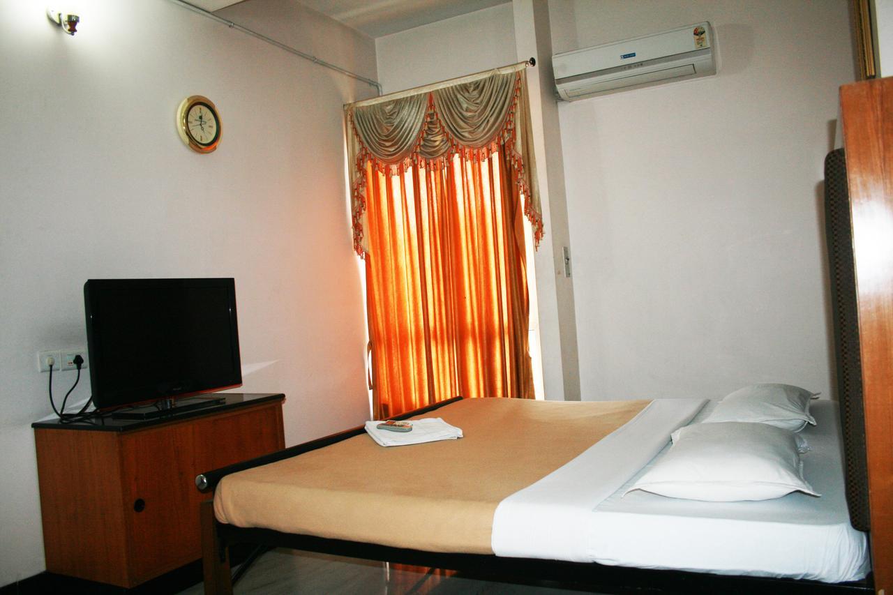 Hotel Grand Palace Kojambuttúr Kültér fotó