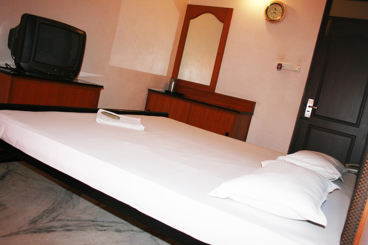 Hotel Grand Palace Kojambuttúr Kültér fotó